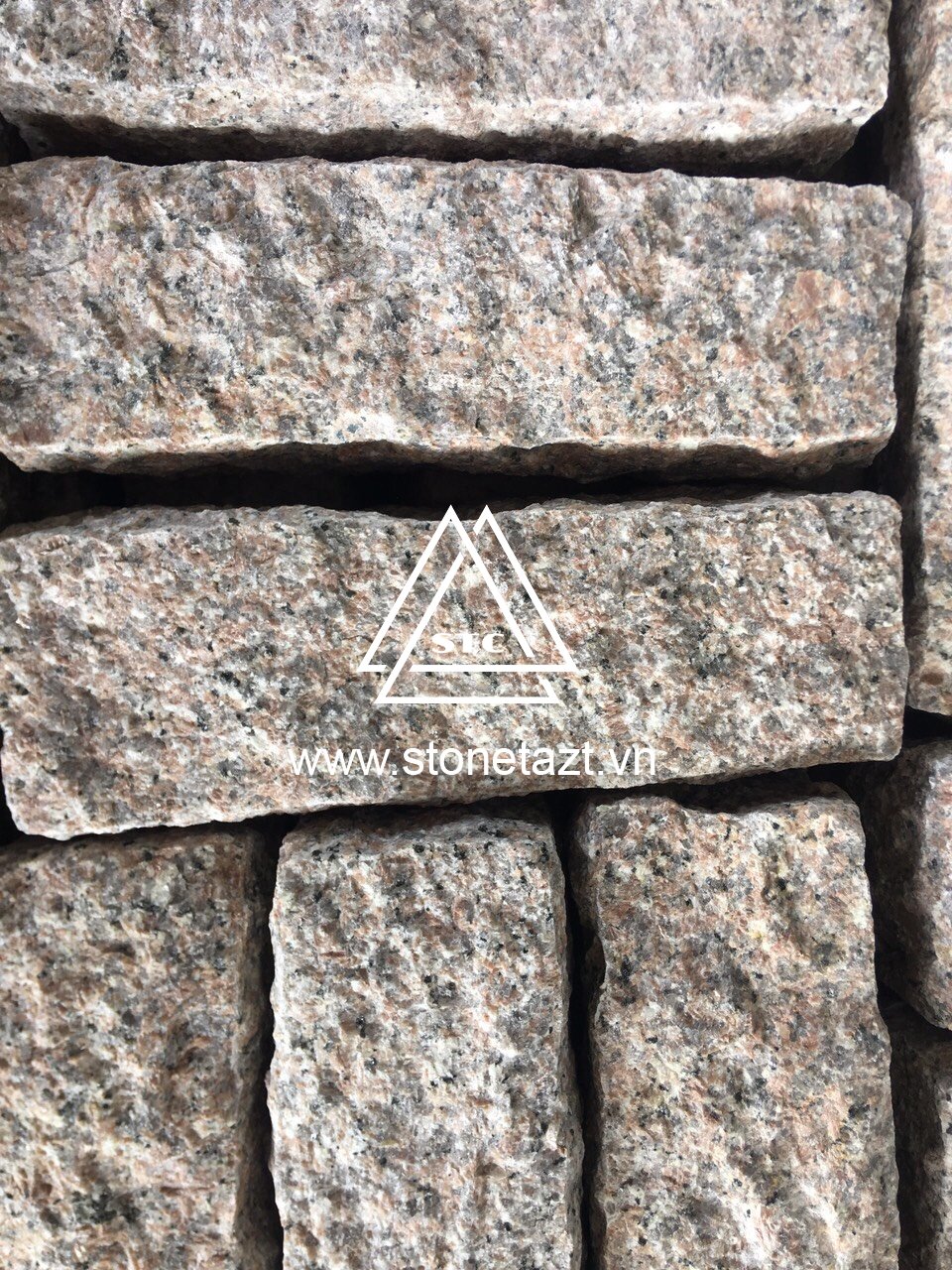 JAPANESE COBBLES Pink granite JAPANESE COBBLES Pink granite