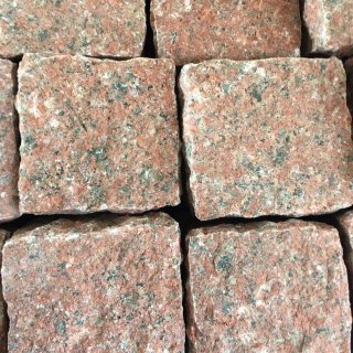 JAPANESE COBBLES  Red granite